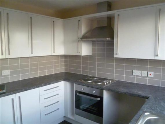 4 Bedroom End of Ter...